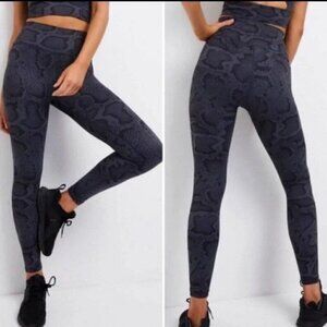 ALL FENIX Anthropologie Blue Snake 7/8 Leggings Sz M